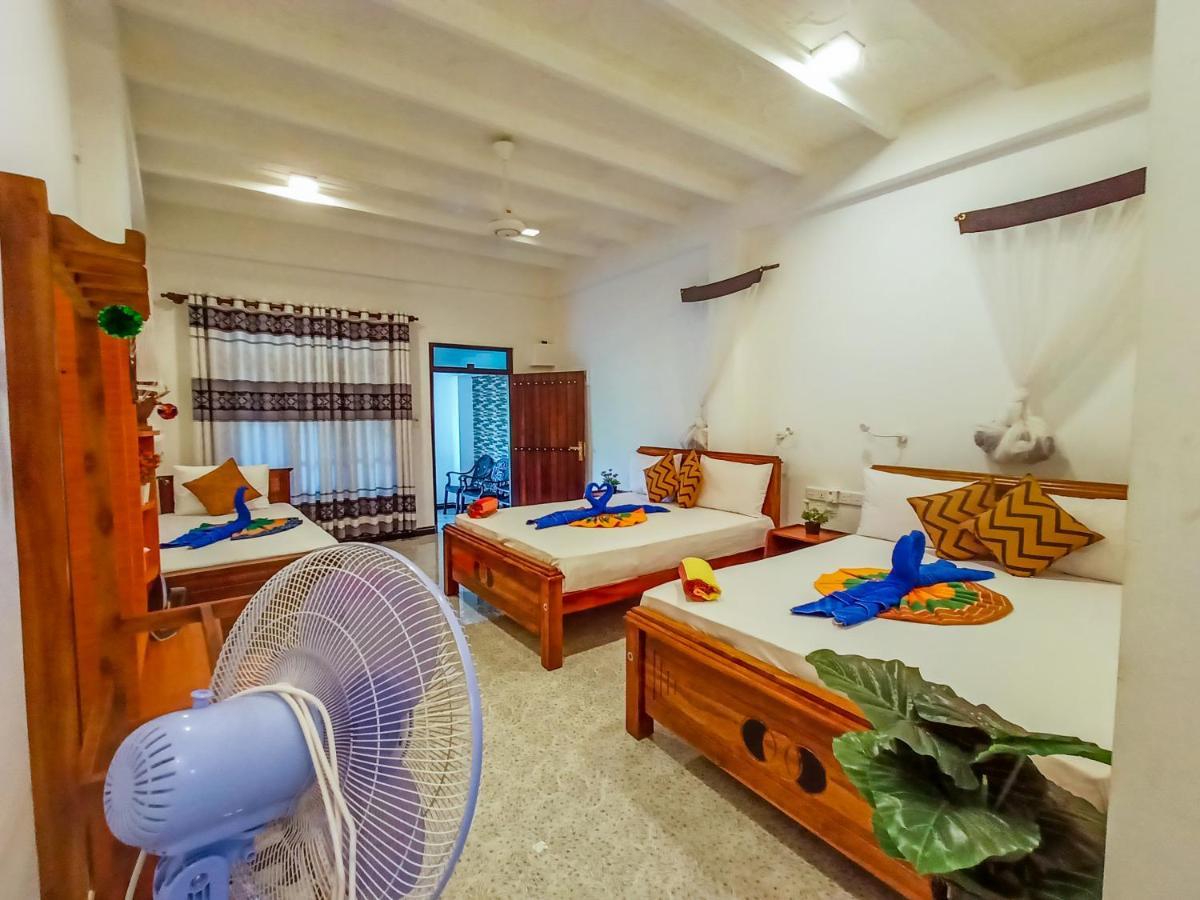 Sigiri Tarushan Home Stay Сигирия Экстерьер фото