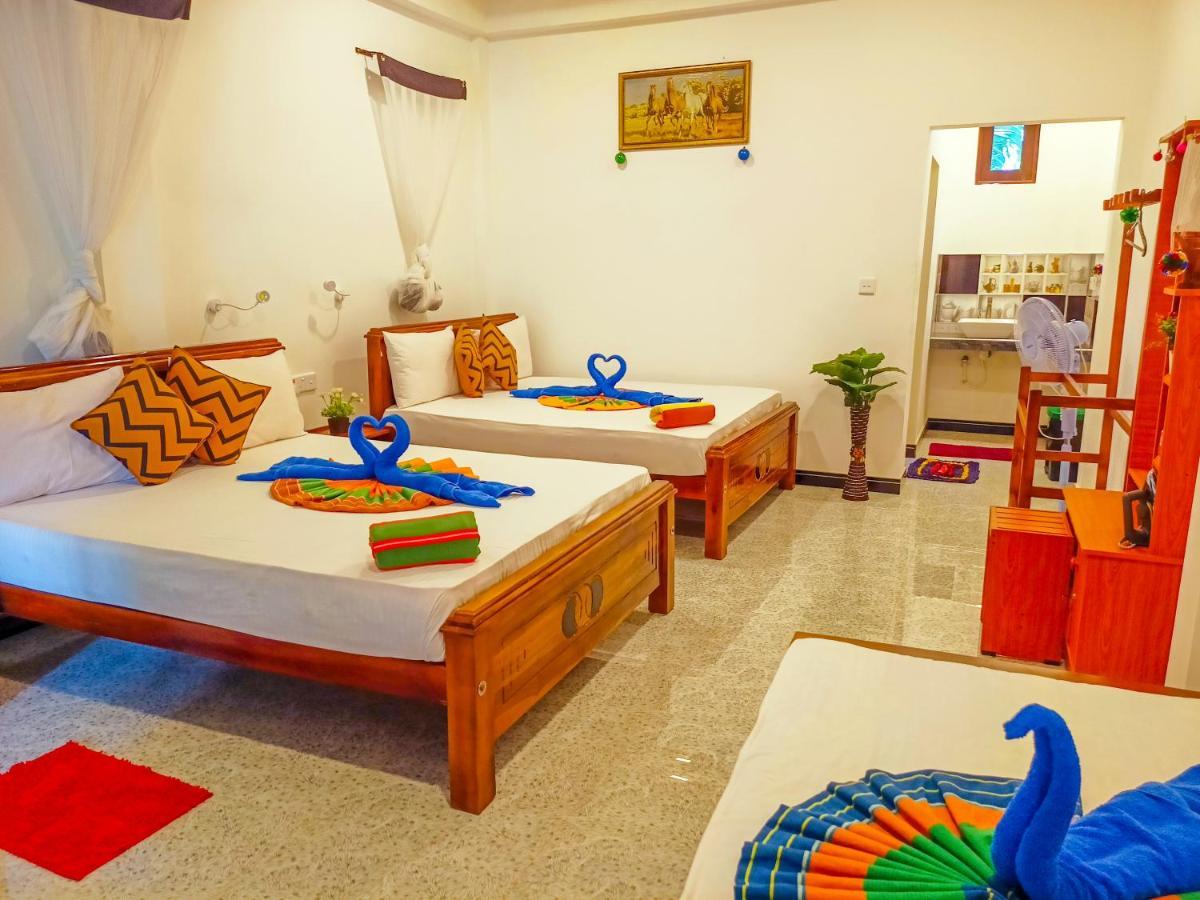 Sigiri Tarushan Home Stay Сигирия Экстерьер фото