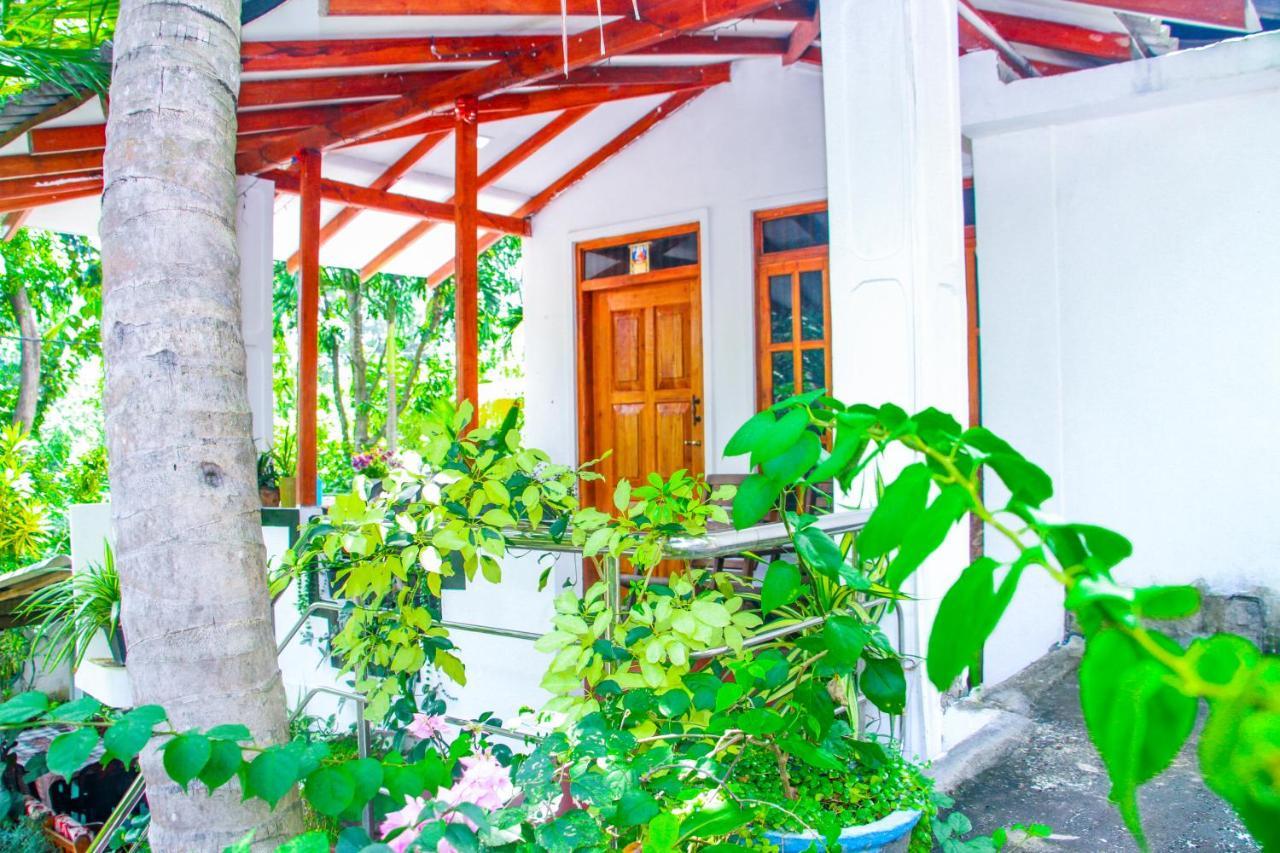Sigiri Tarushan Home Stay Сигирия Экстерьер фото