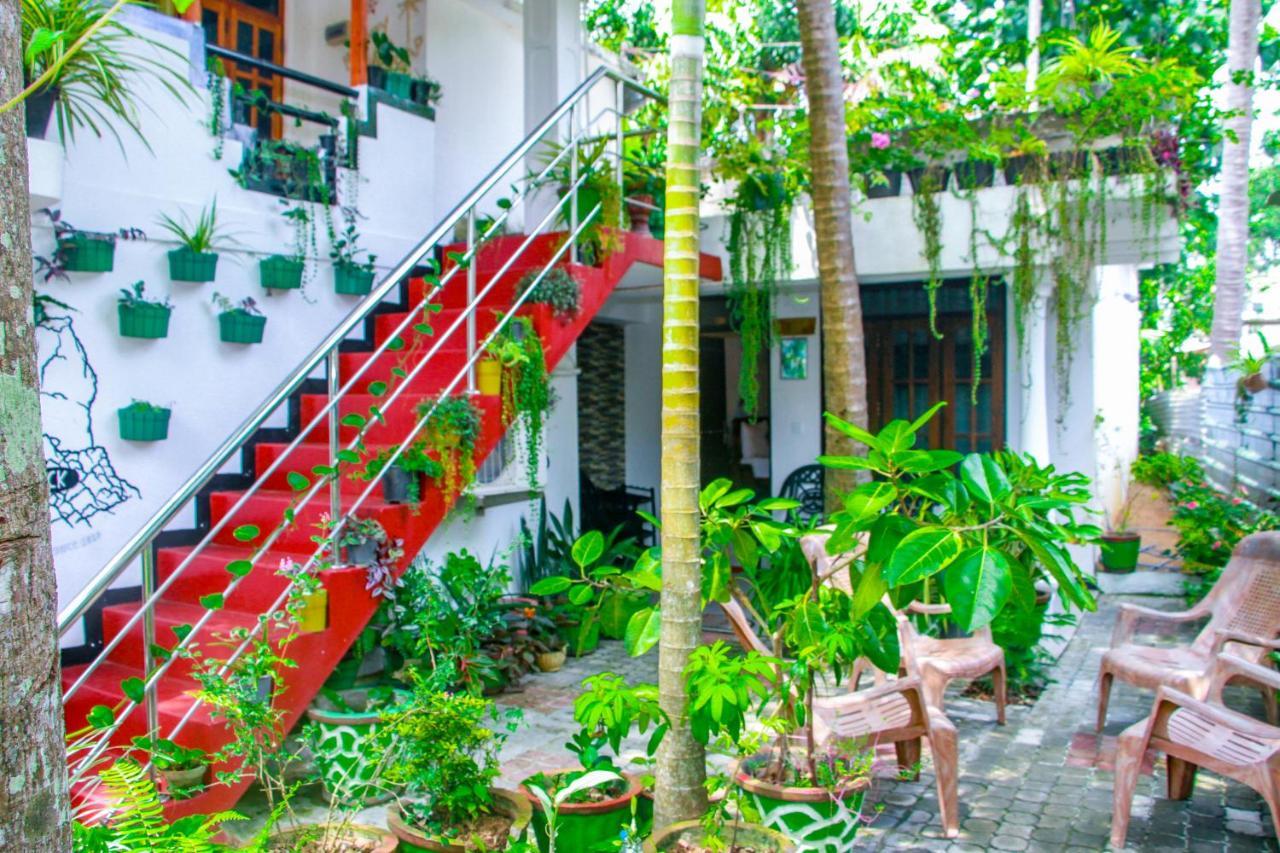 Sigiri Tarushan Home Stay Сигирия Экстерьер фото