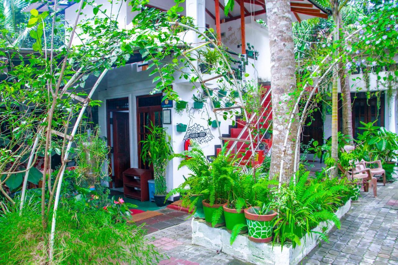 Sigiri Tarushan Home Stay Сигирия Экстерьер фото