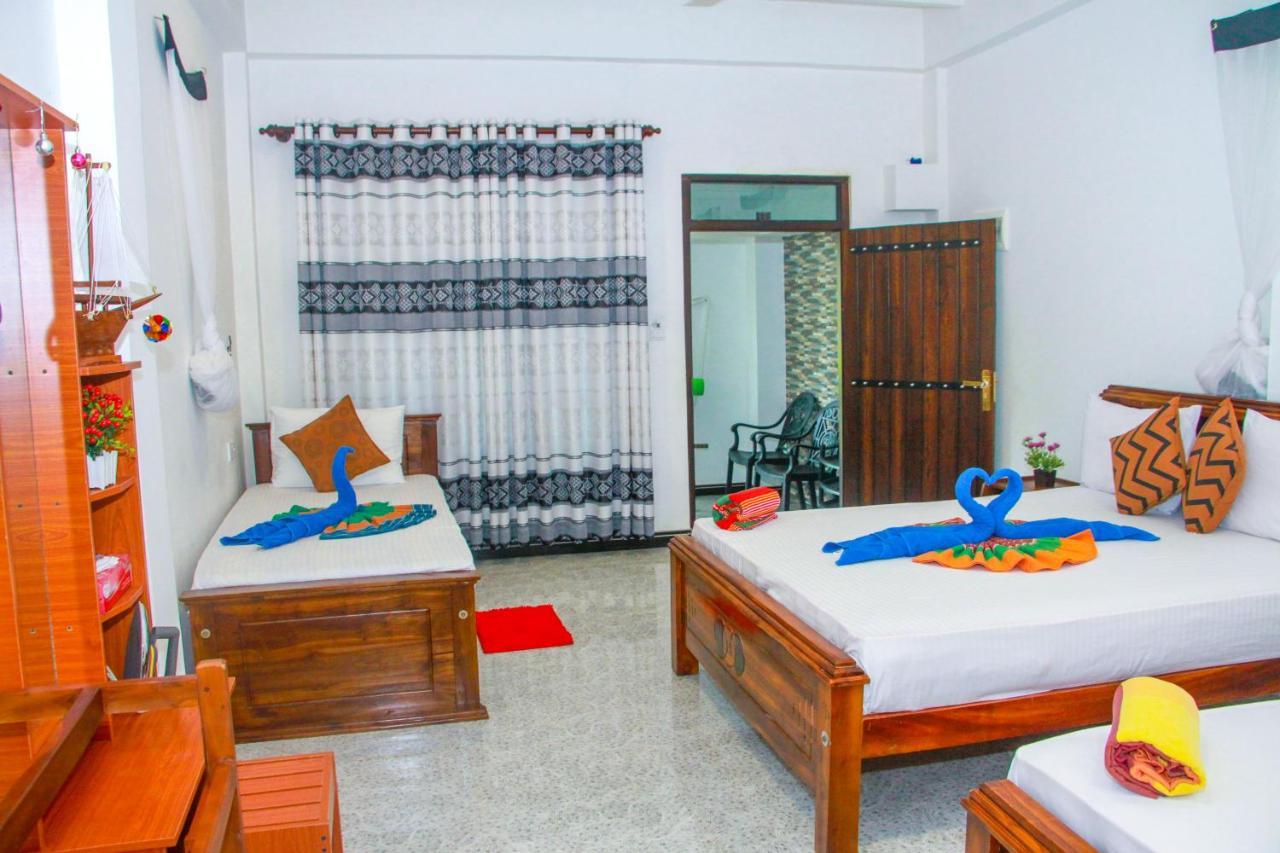 Sigiri Tarushan Home Stay Сигирия Экстерьер фото